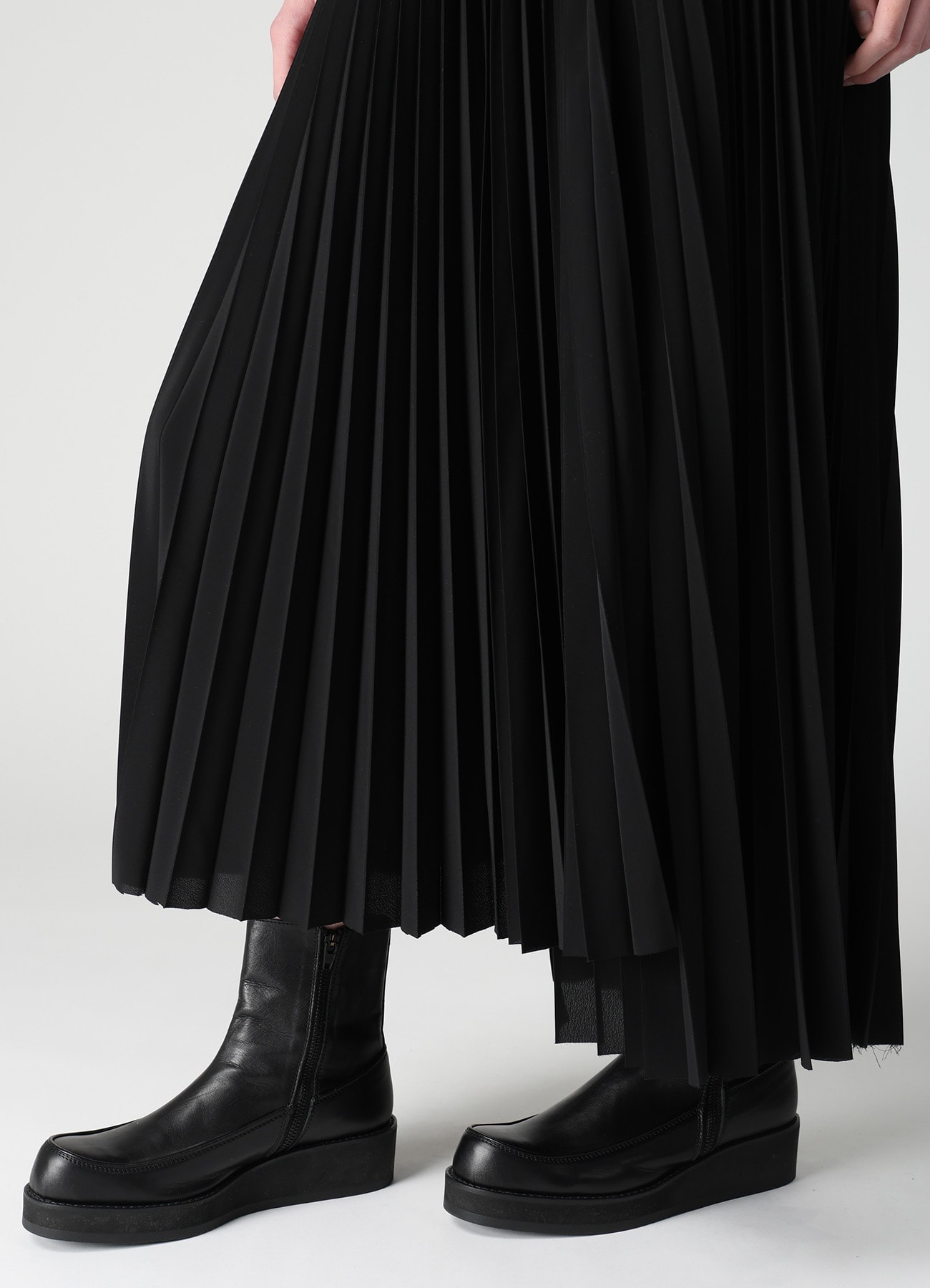 POLYESTER CREPE DE CHINE PLEATED SKIRT