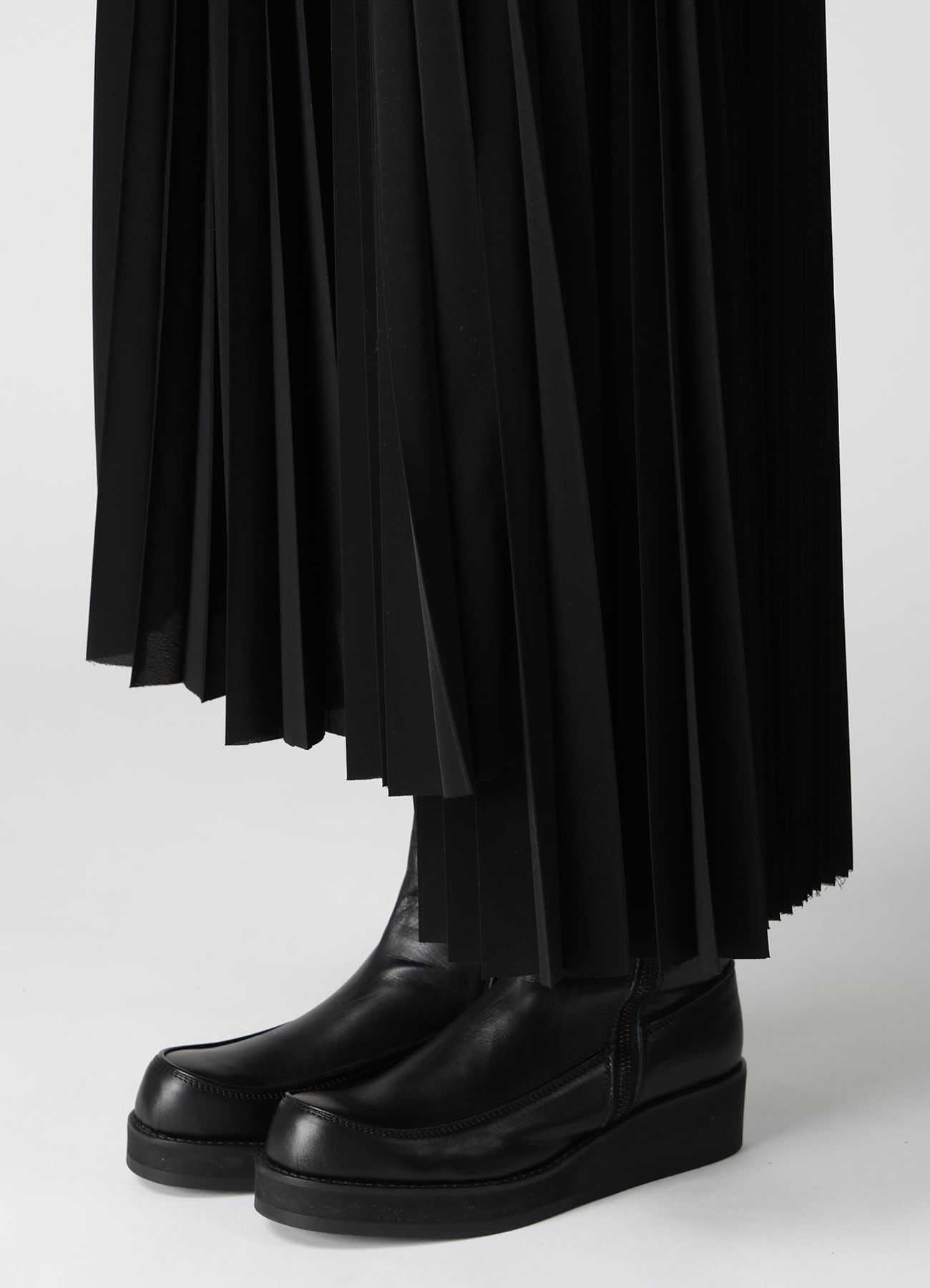 POLYESTER CREPE DE CHINE PLEATED SKIRT