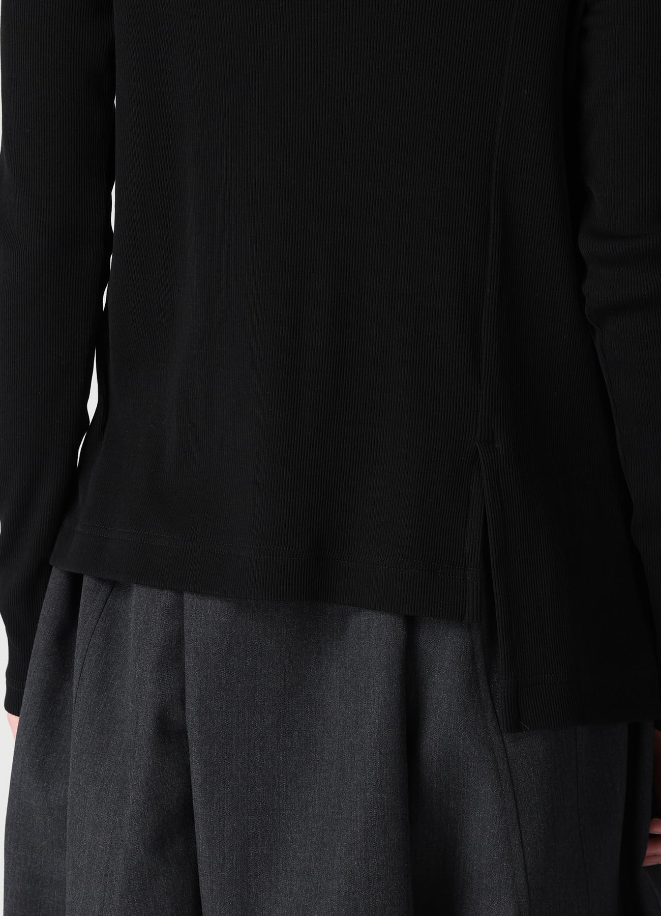 RIB PANEL SHORT HIGH NECK T-SHIRT