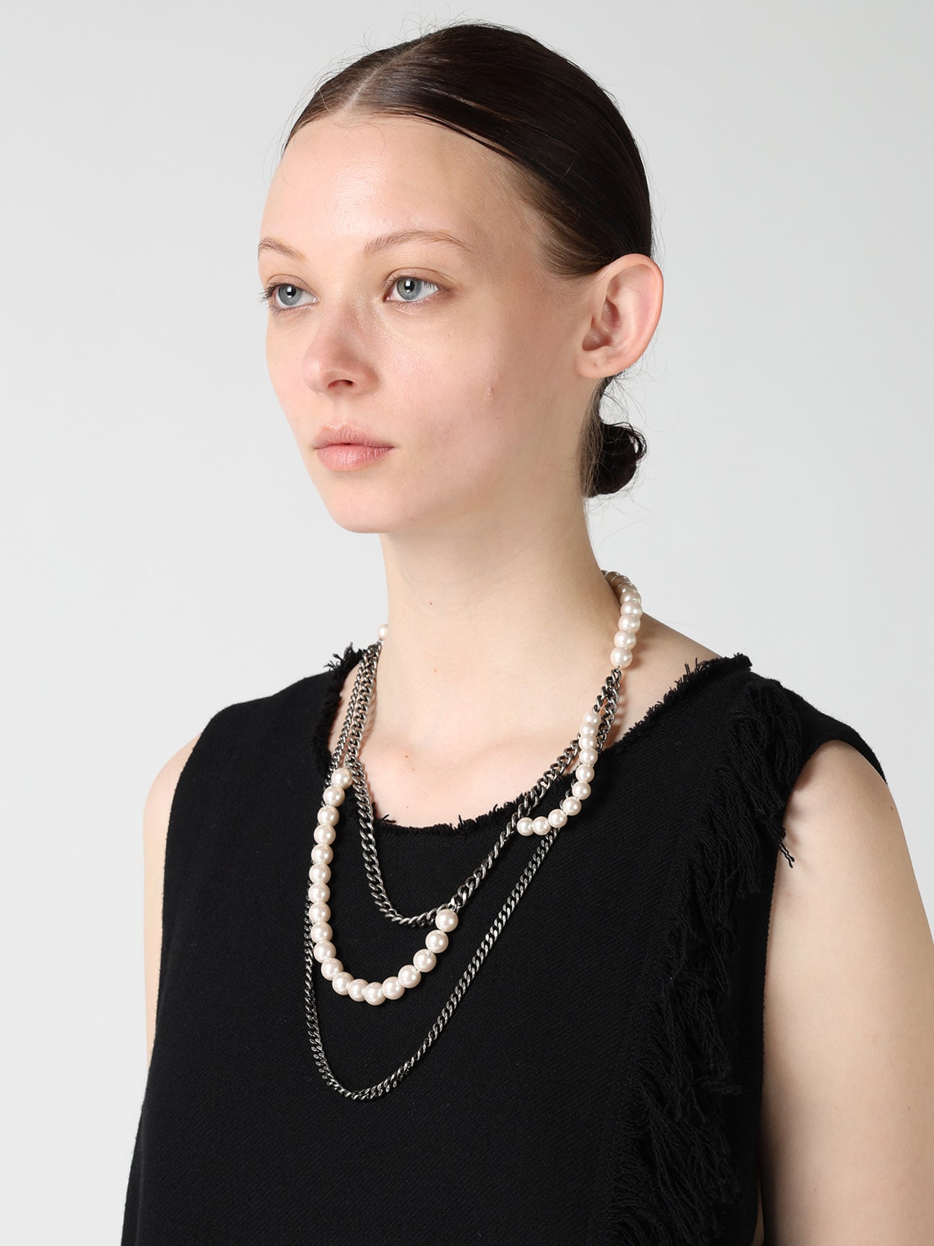 PEARL AND CHAIN NECKLACE