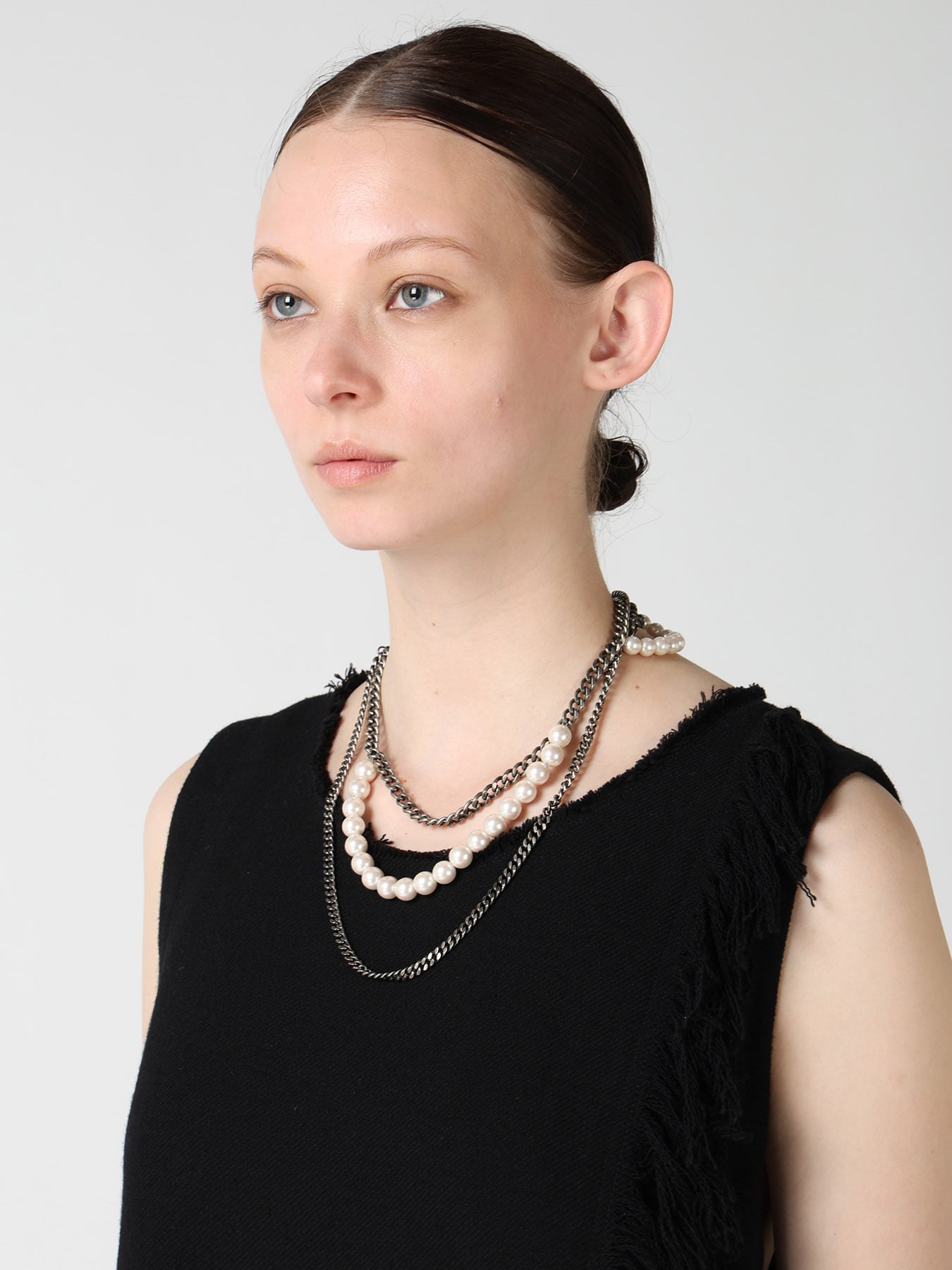 PEARL AND CHAIN NECKLACE
