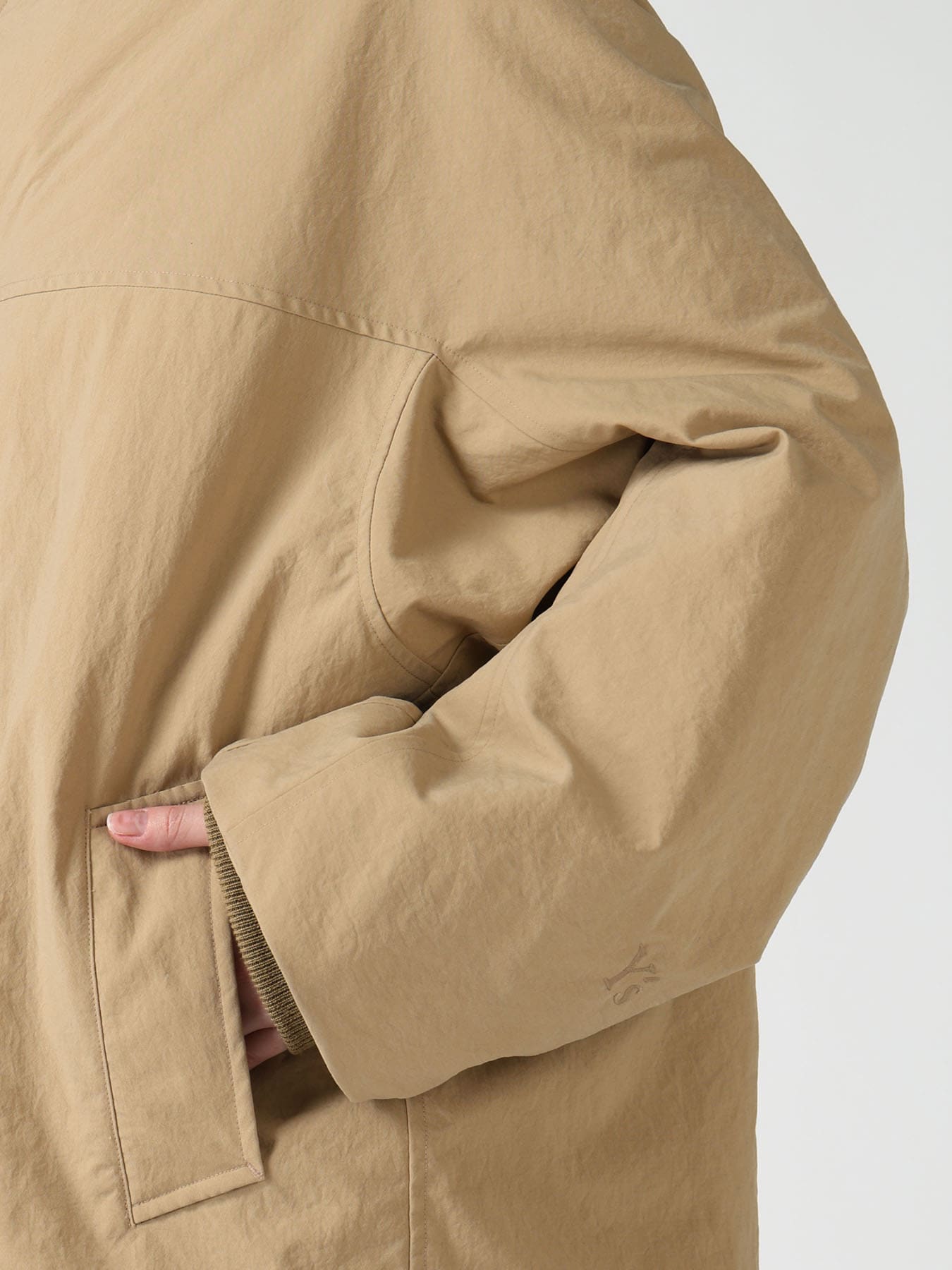 NYLON PADDED TASLAN OXFORD HOODED SHORT COAT