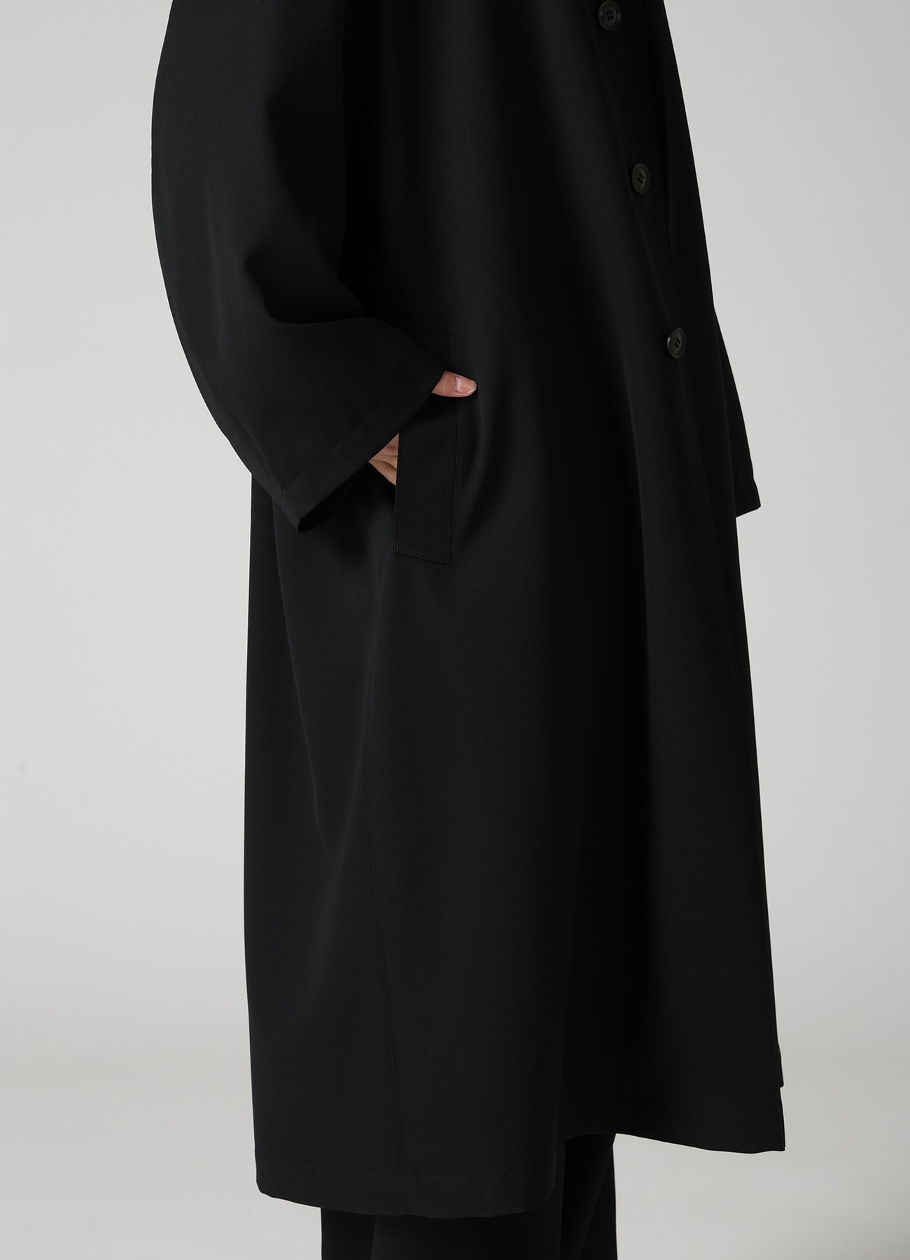 WOOL GABARDINE GATHERED COAT