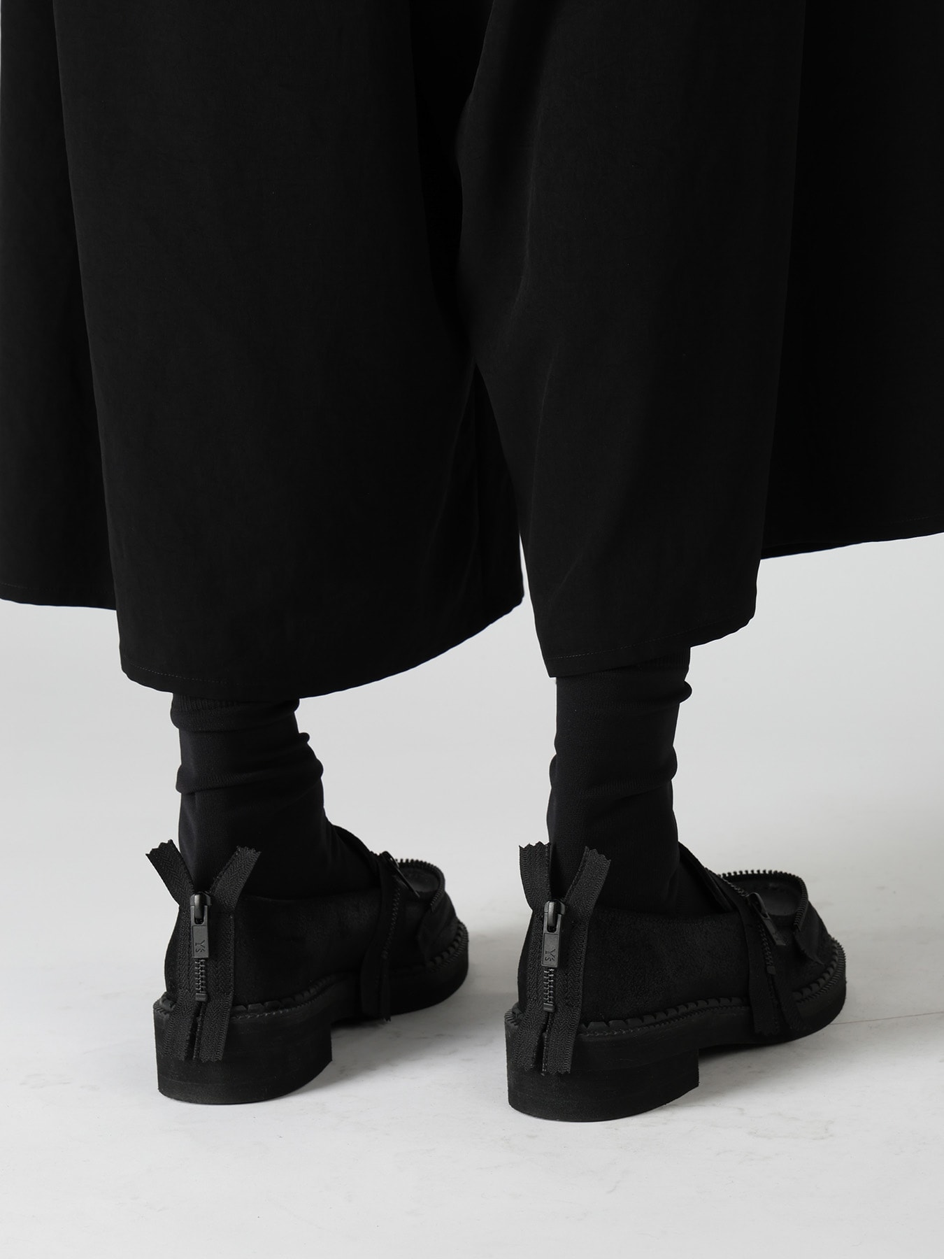VINTAGE LEATHER ZIP LOAFERS