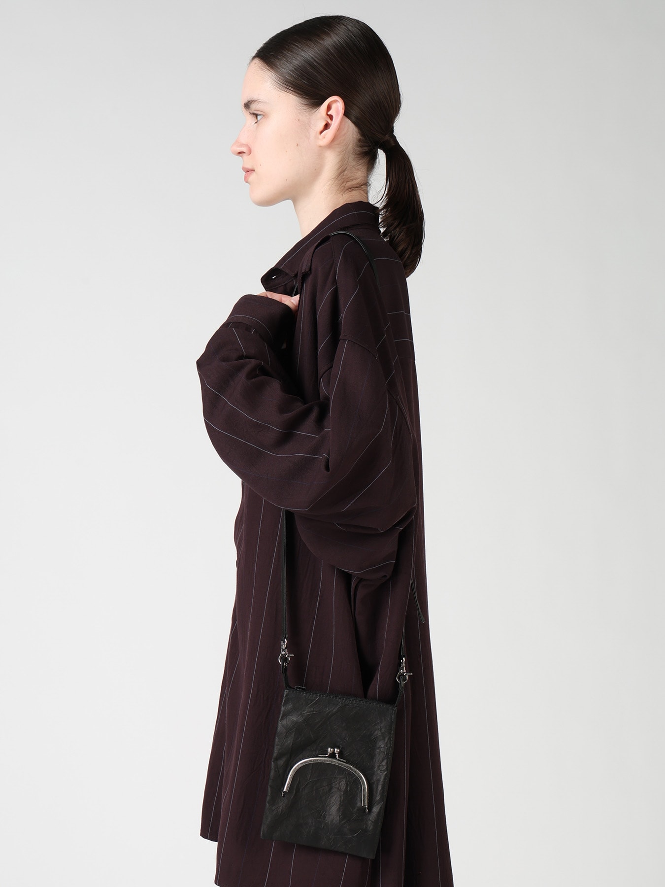 SOFT LEATHER METAL CLASP POCKET SHOULDER