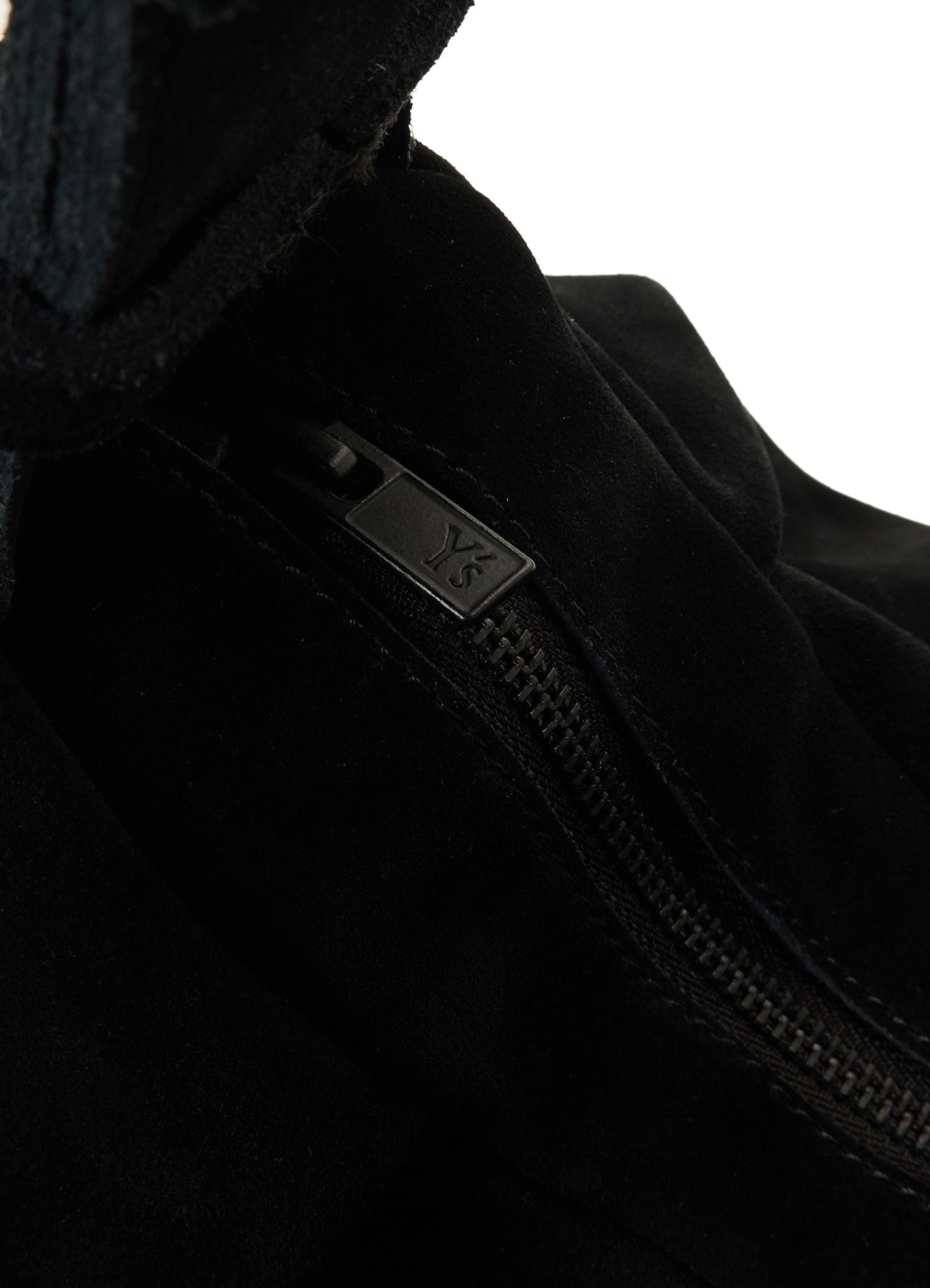 HEAVY VELOUR GYOZA-STYLE BAG