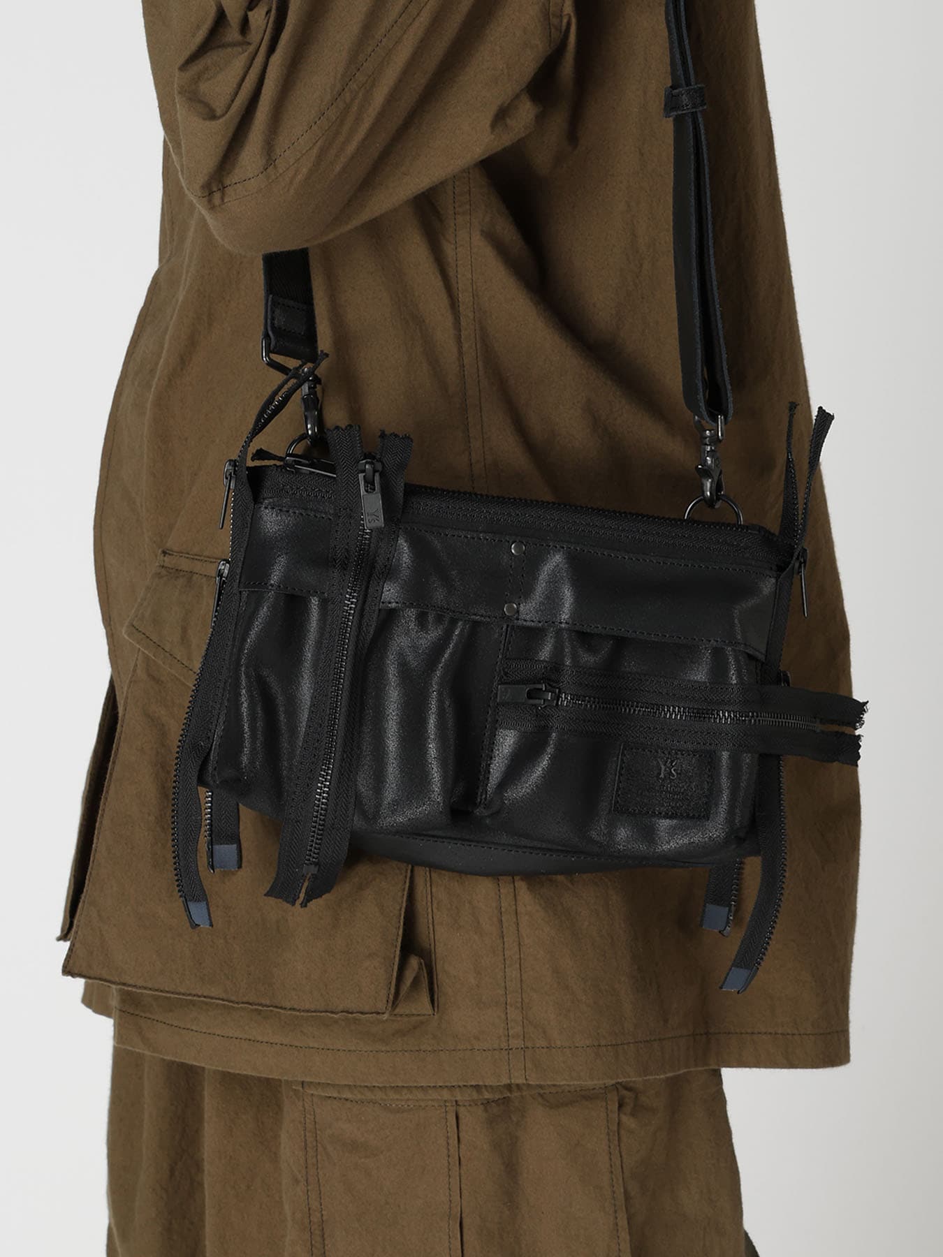 VINTAGE LEATHER ZIP MINI SHOULDER BAG