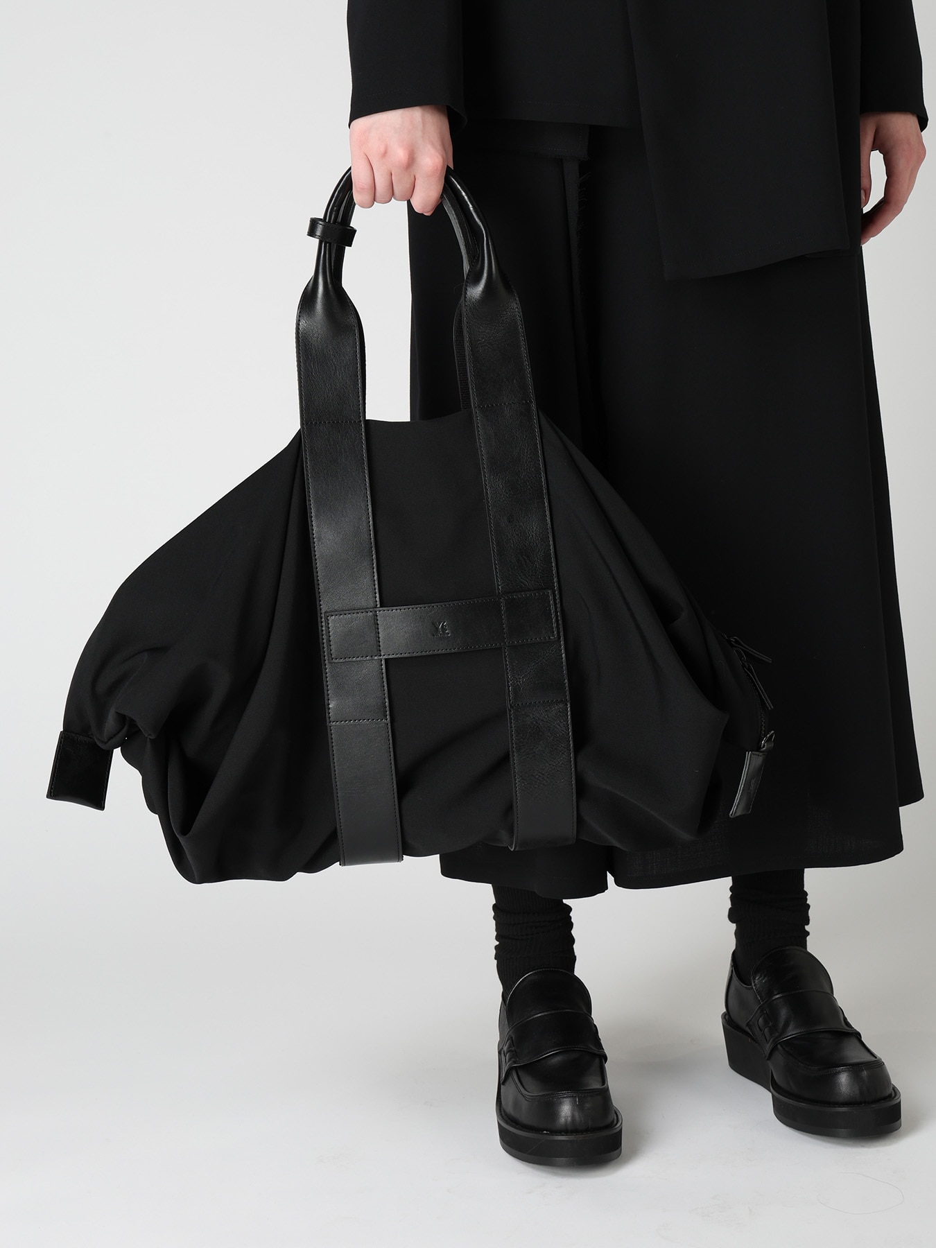 HARD TWISTED WOOL GABARDINE LARGE TOTE BAG