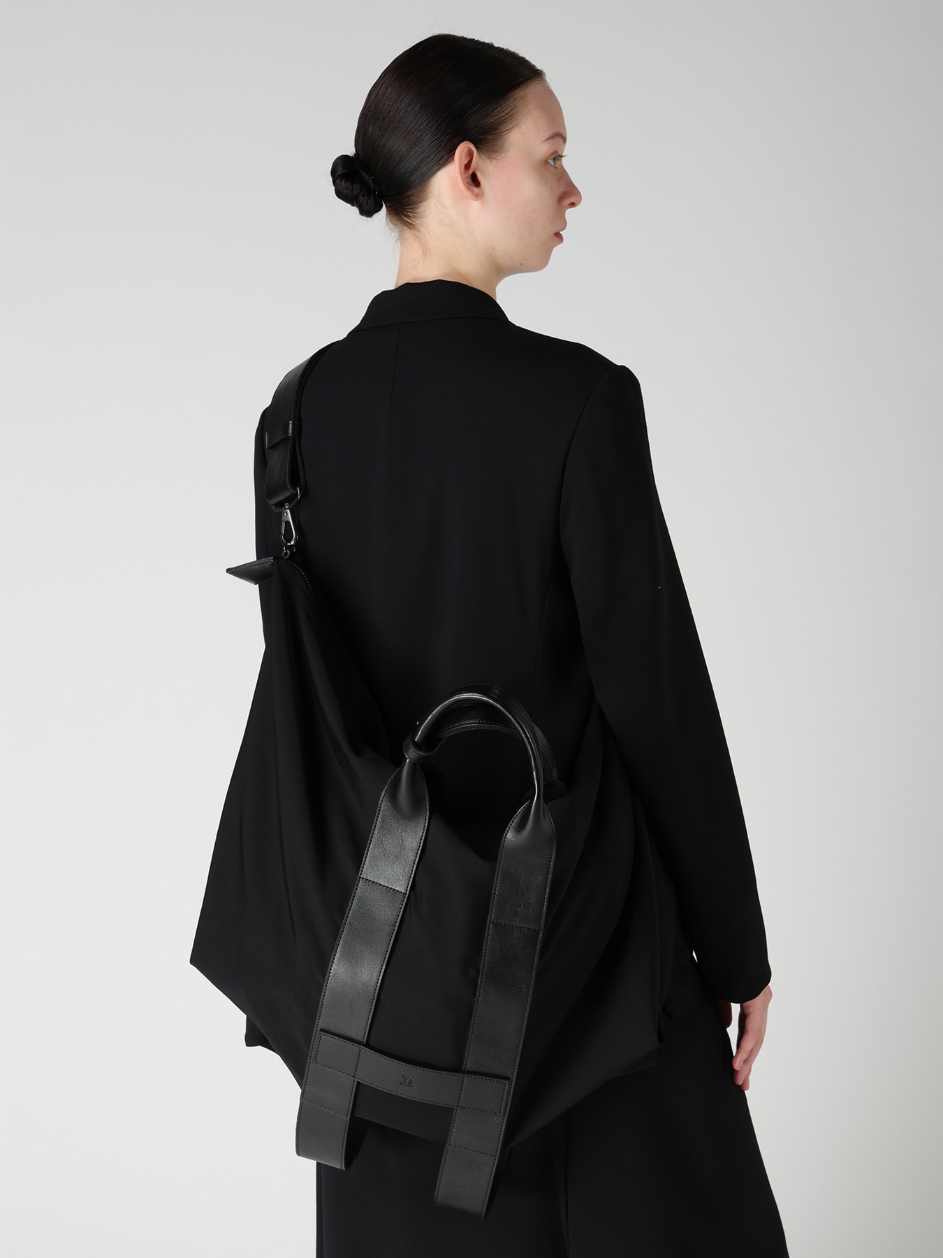 HARD TWISTED WOOL GABARDINE LARGE TOTE BAG