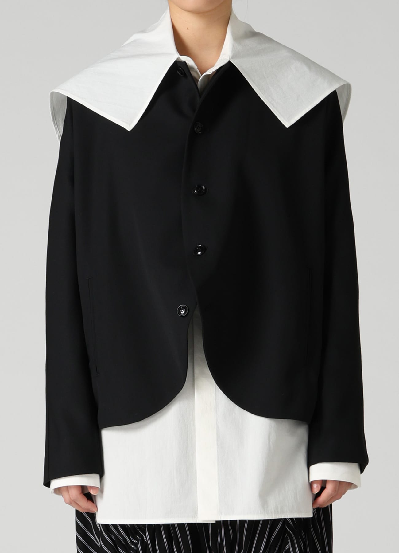 WOOL GABARDINE COLLARLESS JACKET