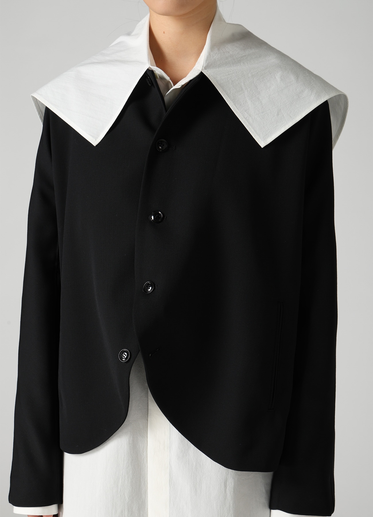 WOOL GABARDINE COLLARLESS JACKET