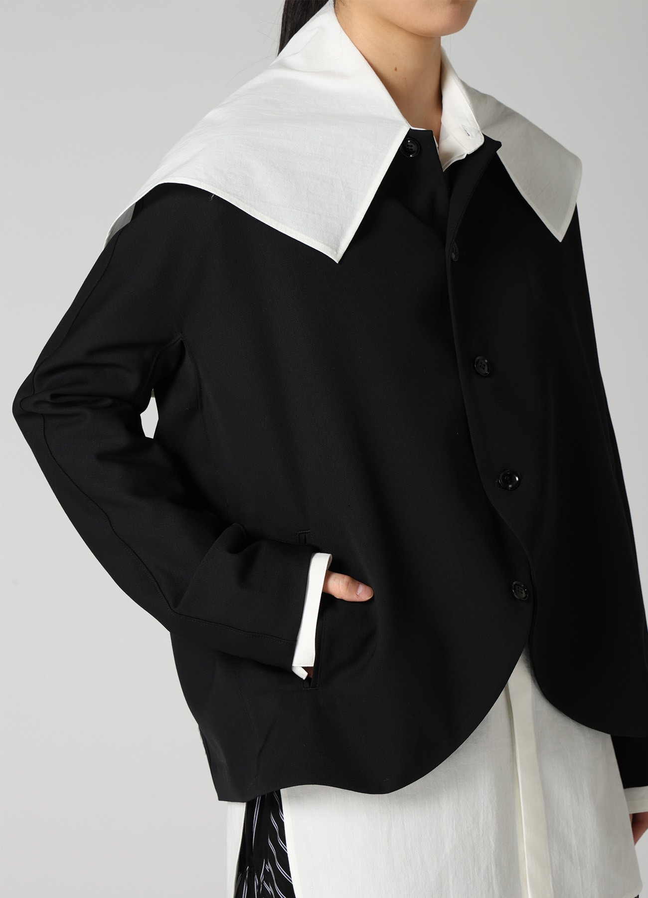 WOOL GABARDINE COLLARLESS JACKET