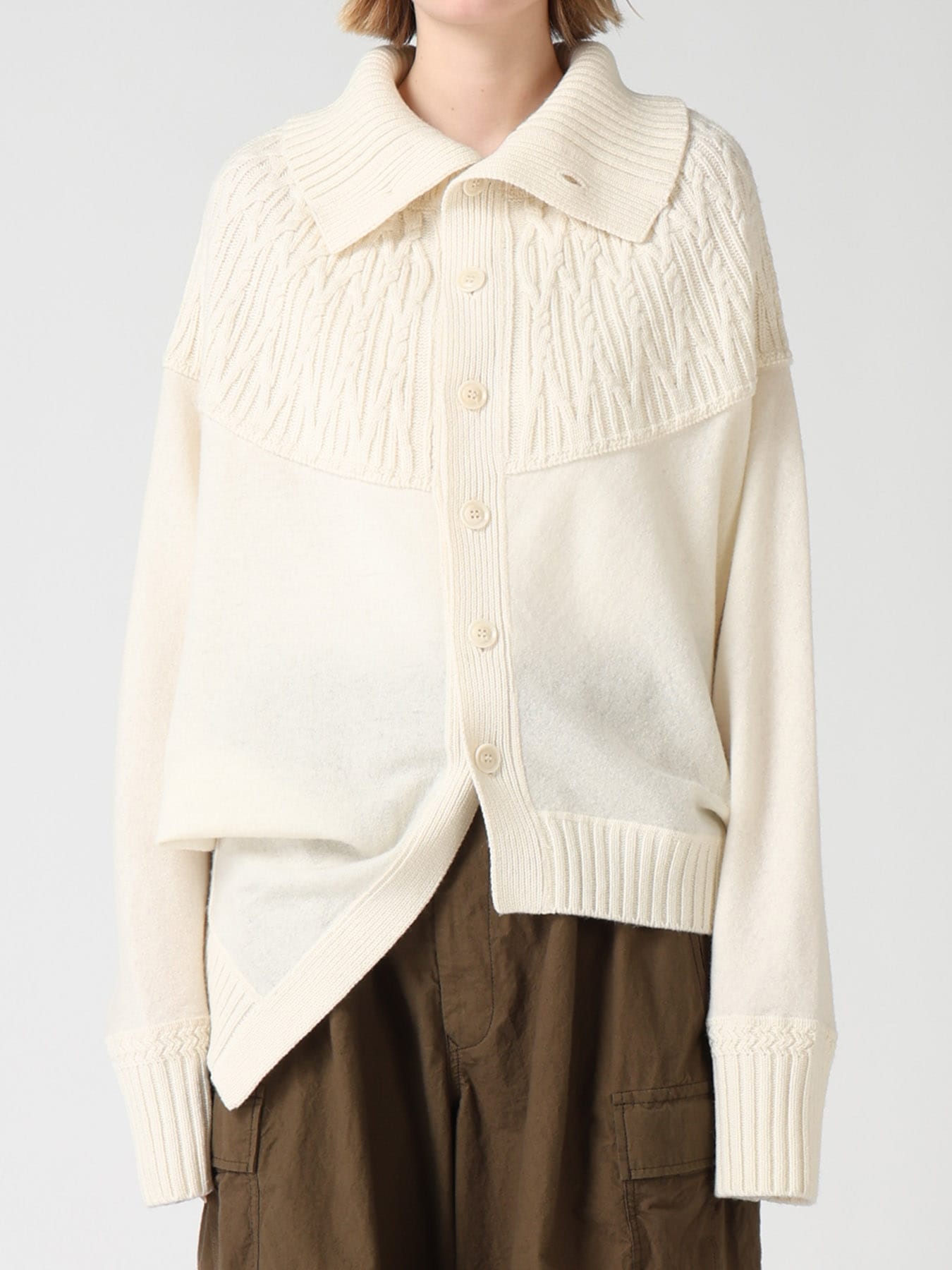 ROUND YOKE ARRANGED CARDIGAN