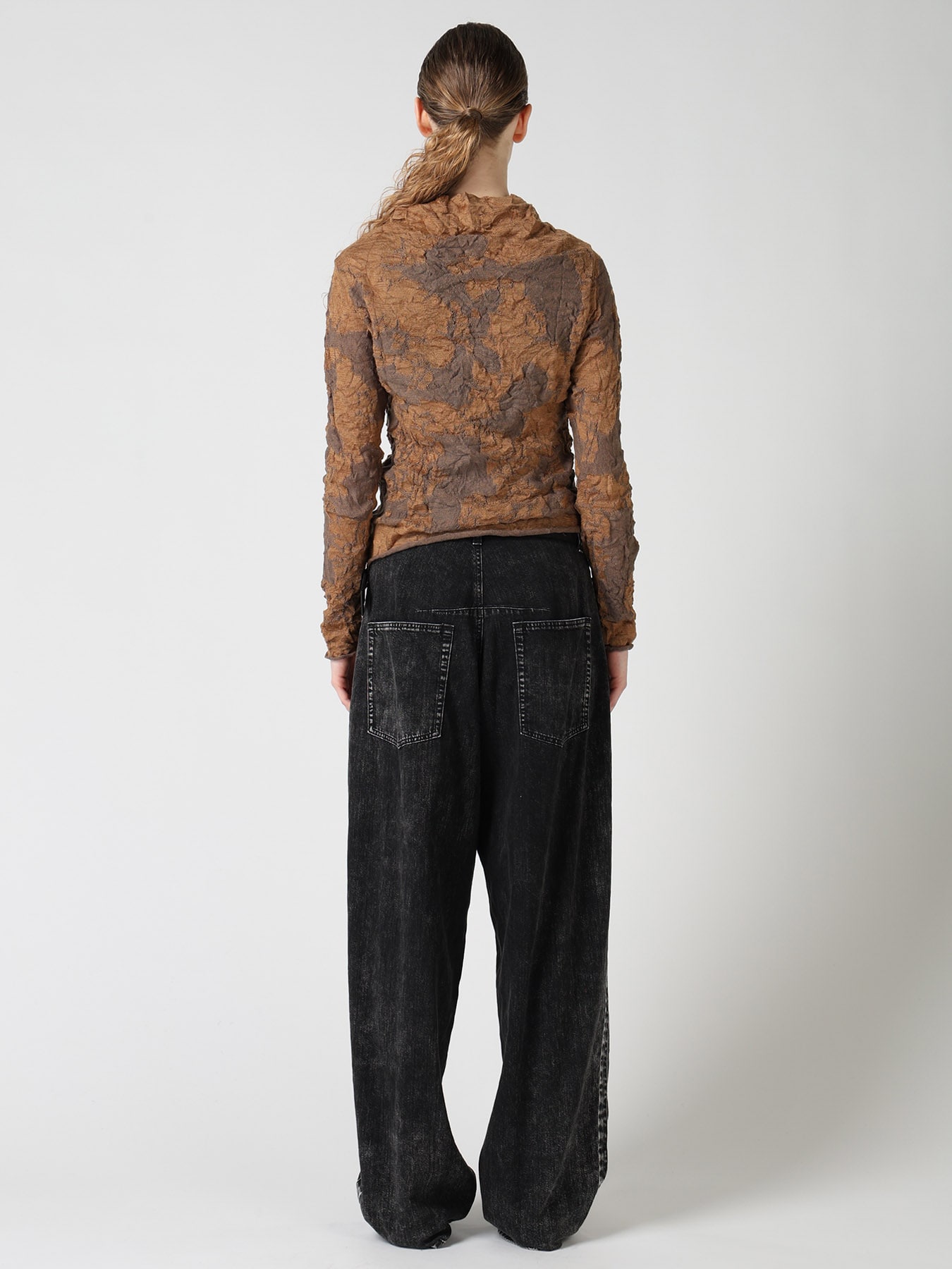 CRACKED PATTERN LINKS OFF NECK PULLOVER