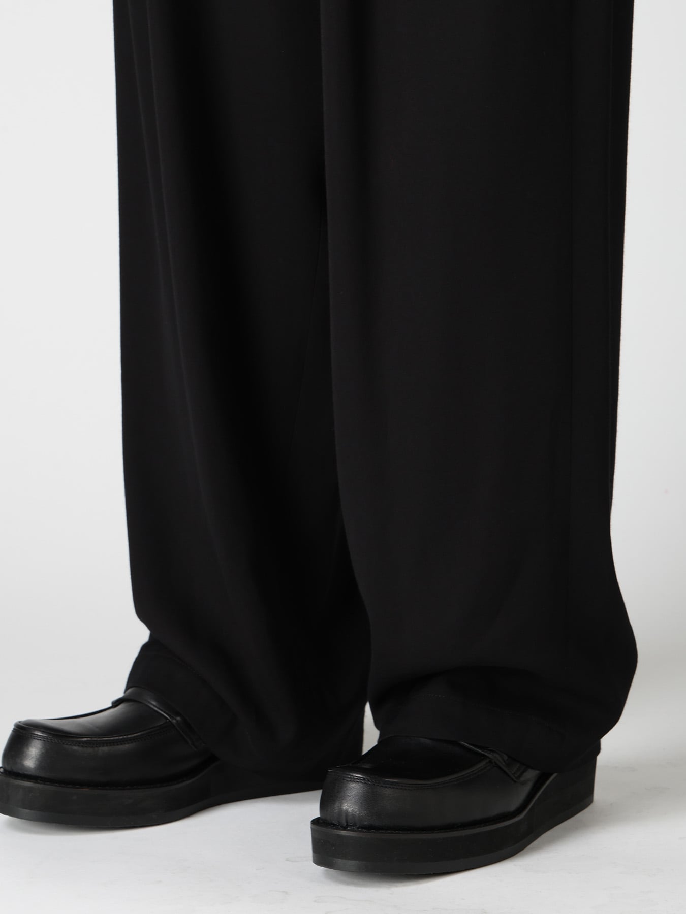 VISCOSE/TRIACETATE BLEND FRONT TUCK SIDE OPEN PANTS
