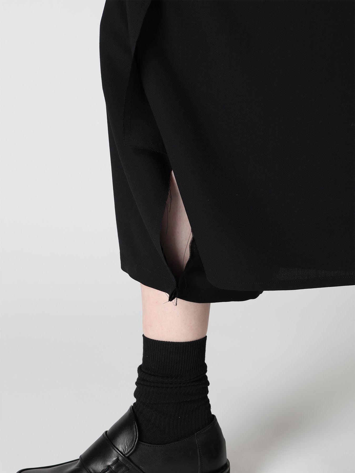WOOL SERGE DRAPE FLARE PANTS
