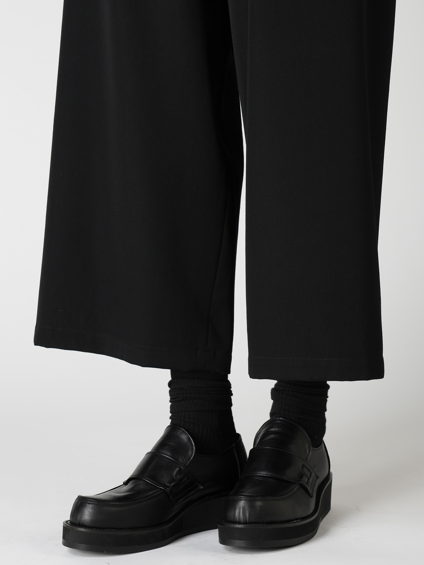 WOOL GABARDINE FRONT TUCK WIDE PANTS