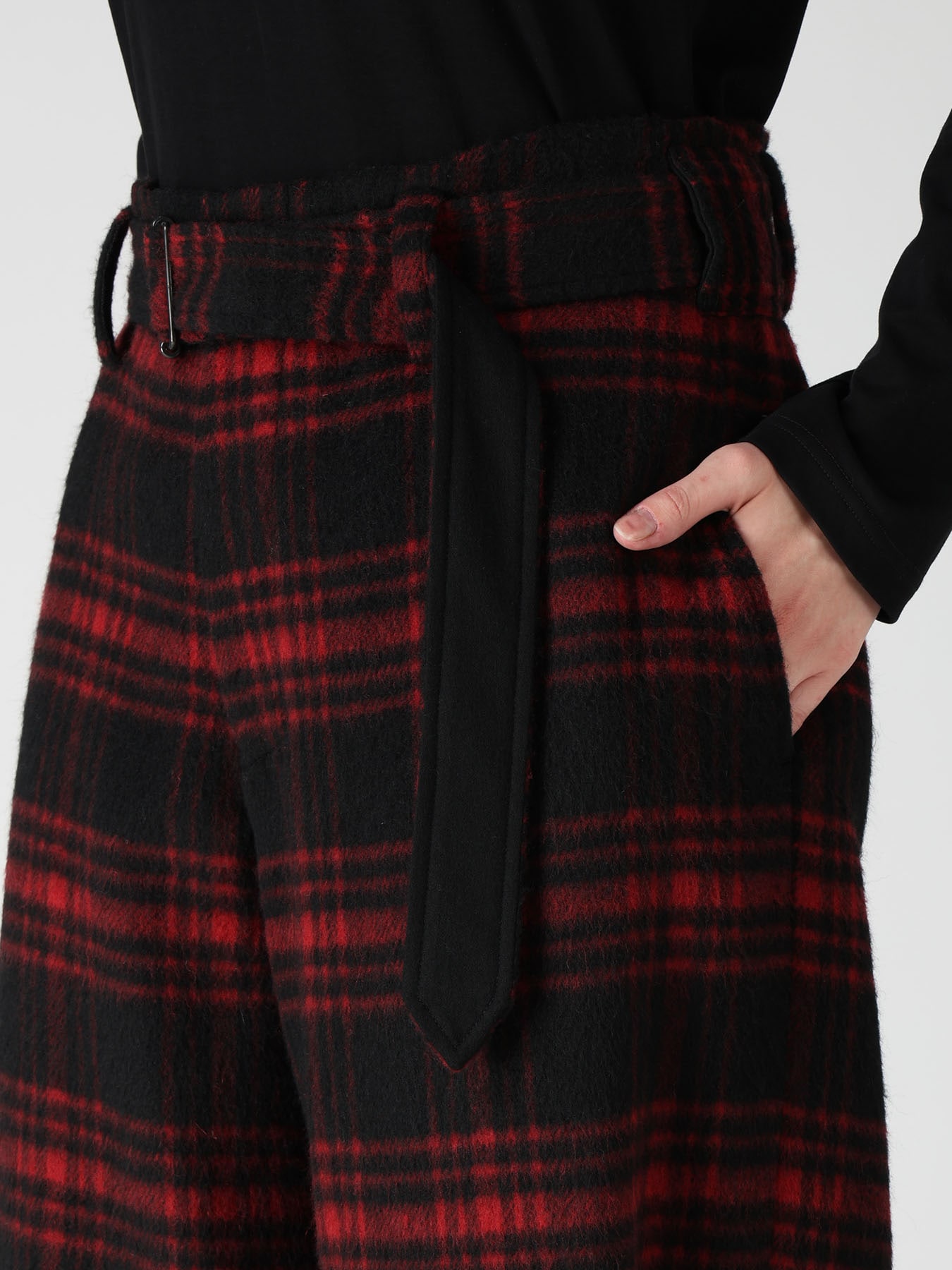 SHAGGY PLAID BELTED PANTS