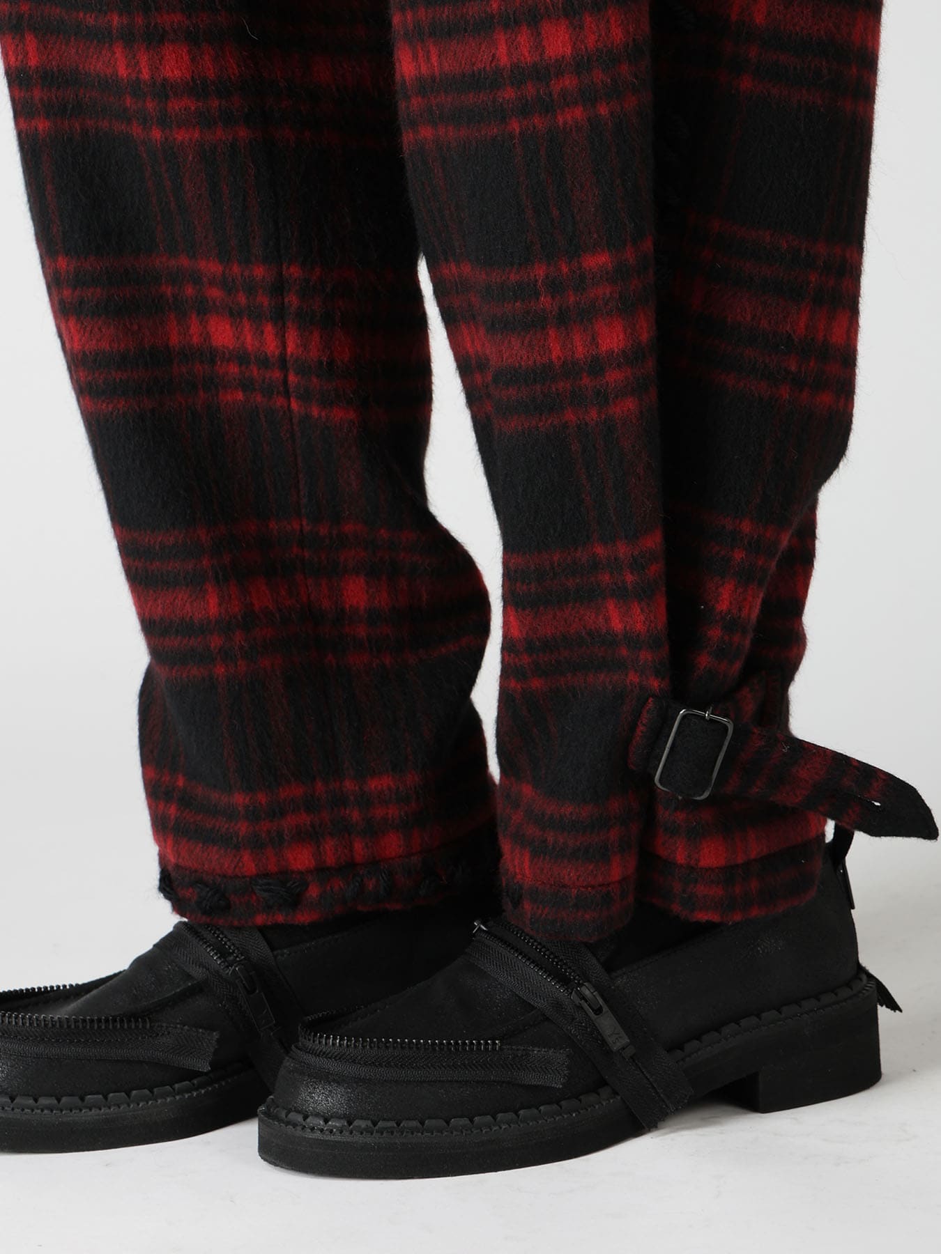 SHAGGY PLAID BELTED PANTS