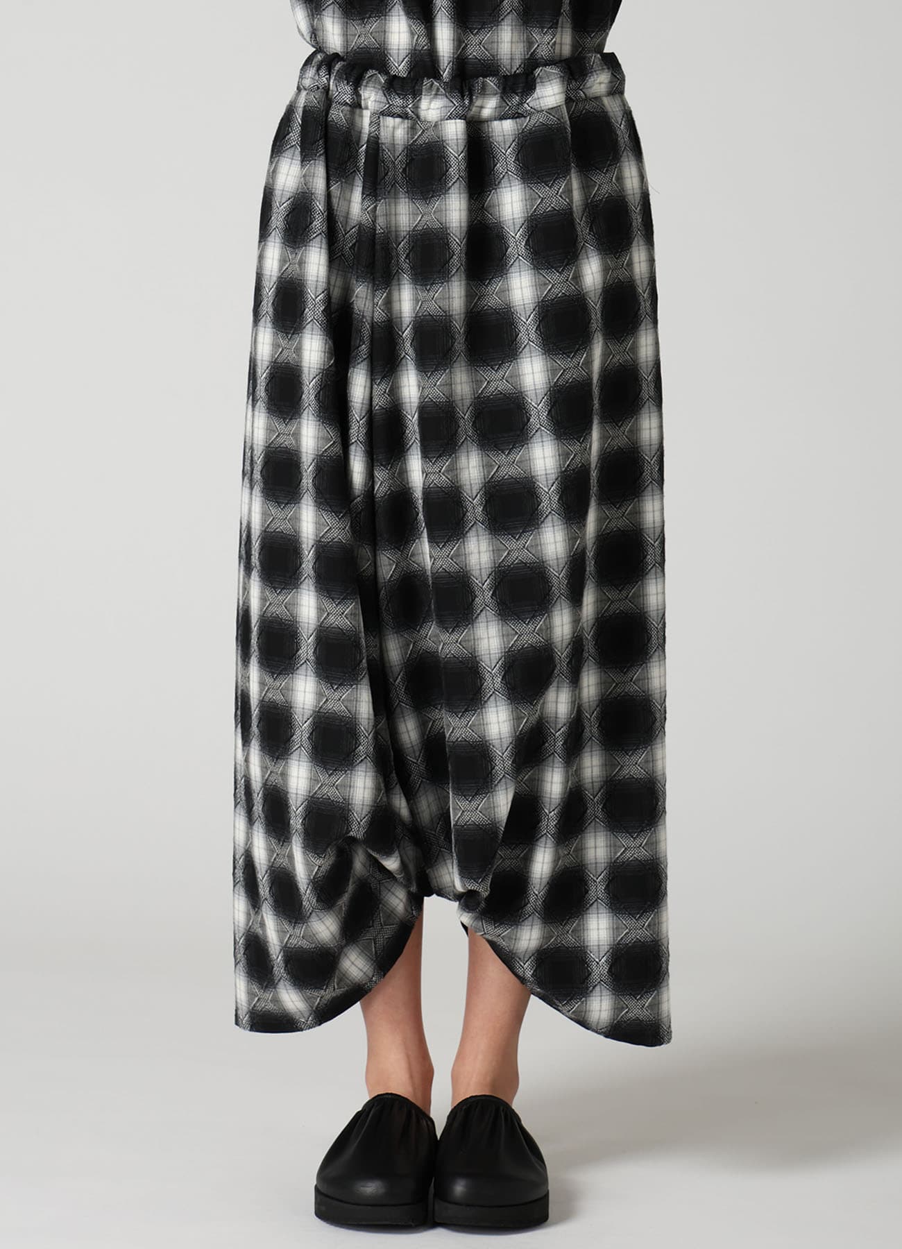 PLAID JACQUARD TUCK PANTS