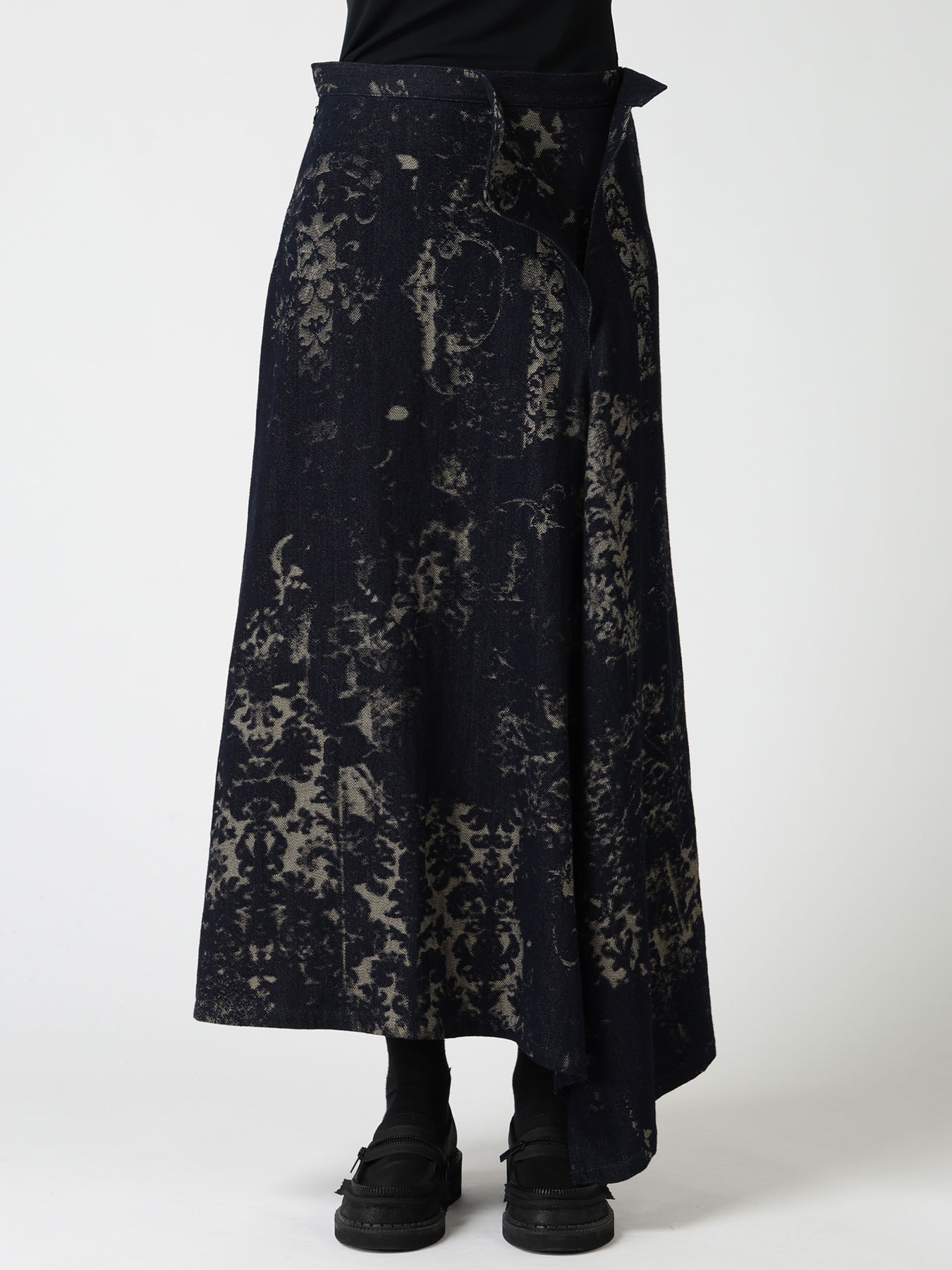 DENIM JACQUARD FRONT CUT-OUT SKIRT