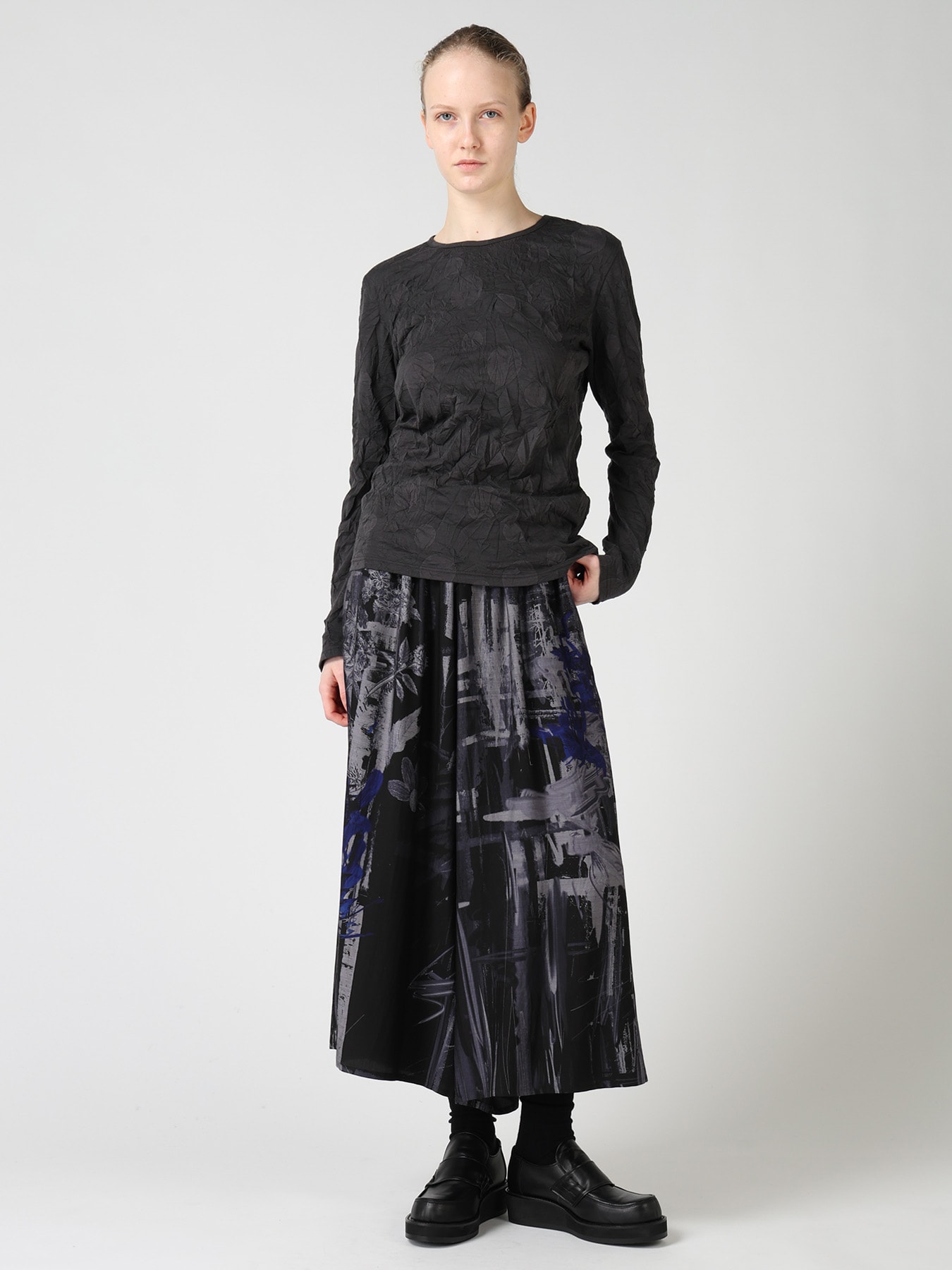 RANDOM DOT JACQUARD LONG SLEEVE T-SHIRT