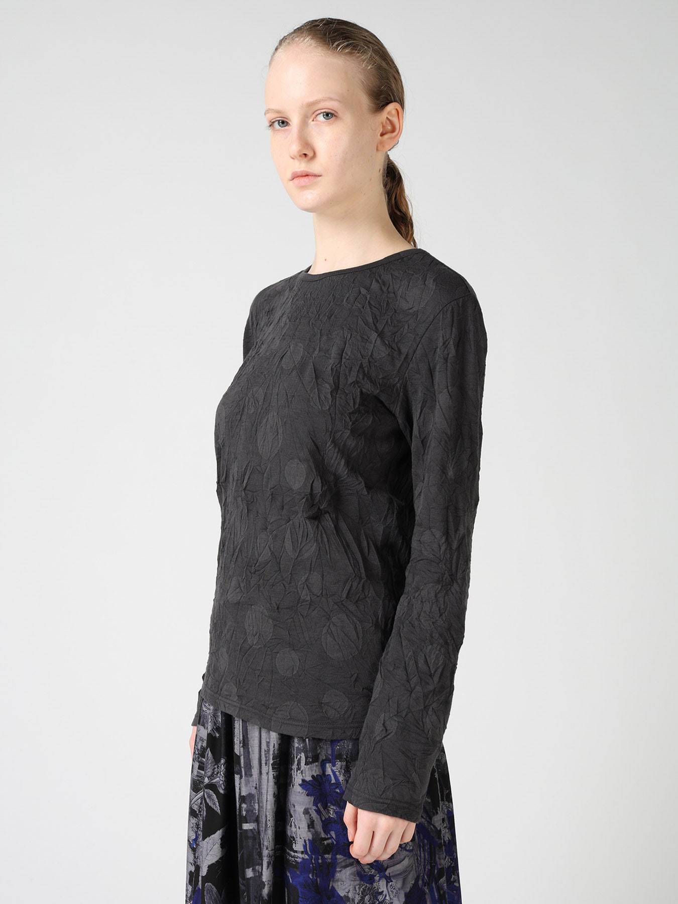 RANDOM DOT JACQUARD LONG SLEEVE T-SHIRT