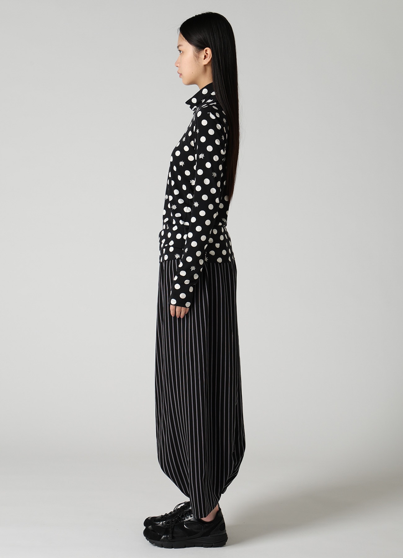 DOT FLOWER PRINT JERSEY HIGH NECK T-SHIRT
