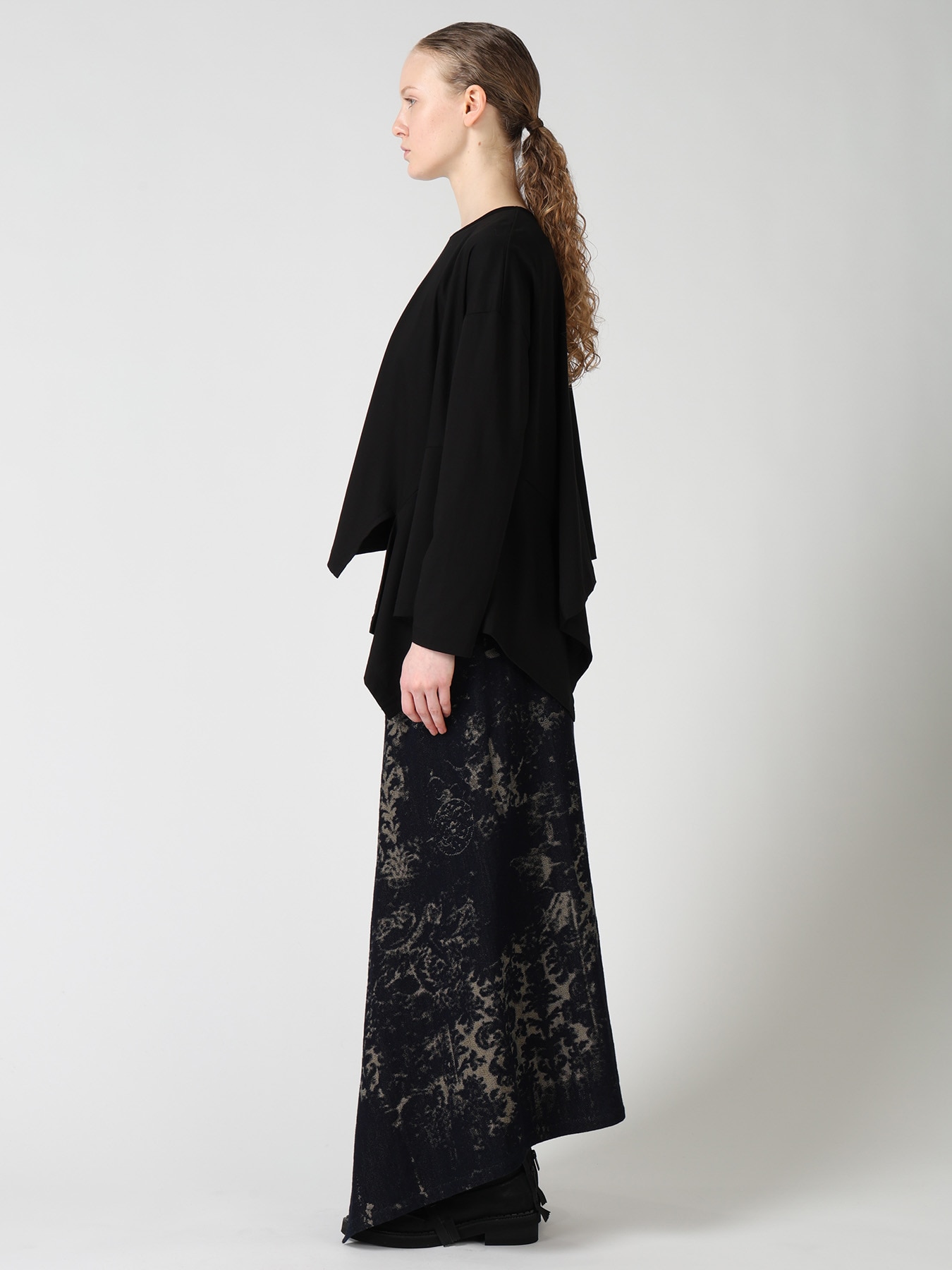 SUVIN JERSEY ASYMMETRIC ROUND NECK T-SHIRT