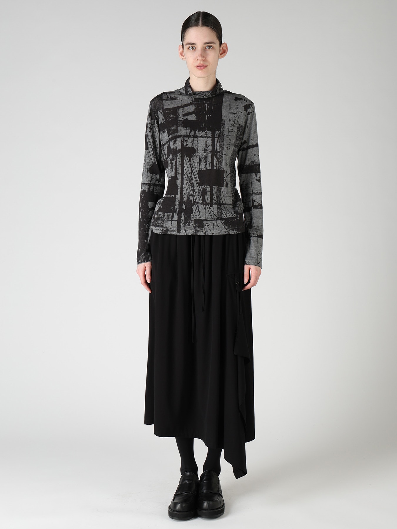 "DESOLATE CITY" JERSEY LONG SLEEVE HIGH NECK T-SHIRT