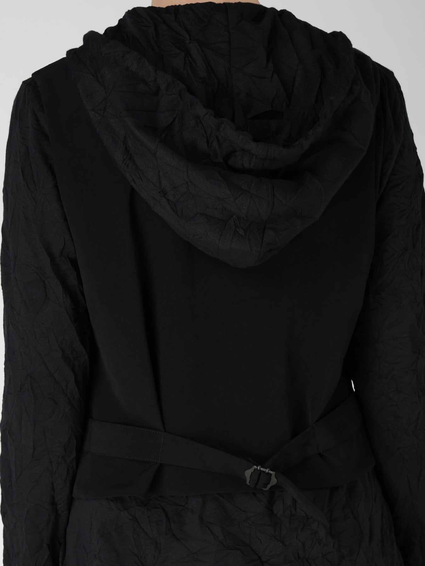TA/PE CREPE DE CHINE COLLARLESS VEST