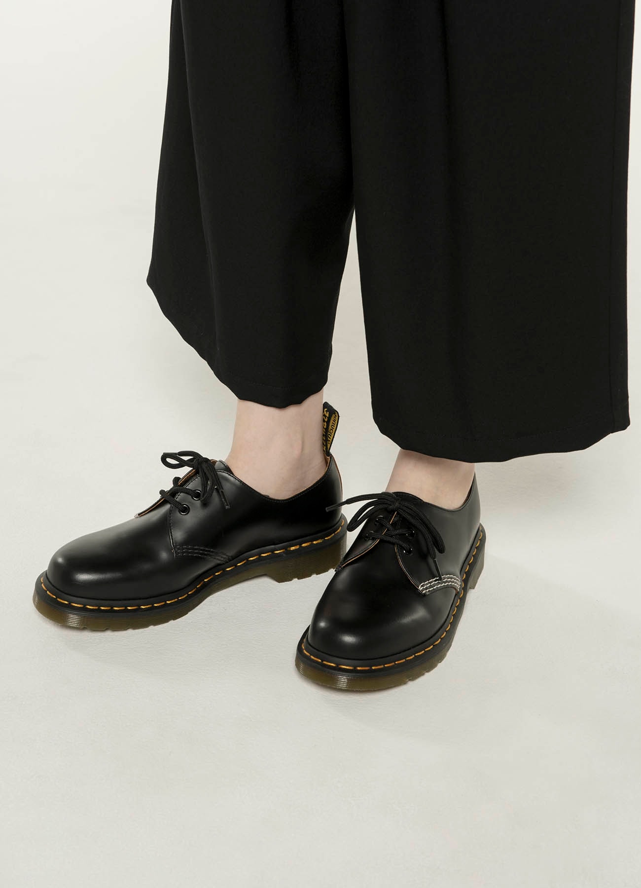 dr martens 3 hole