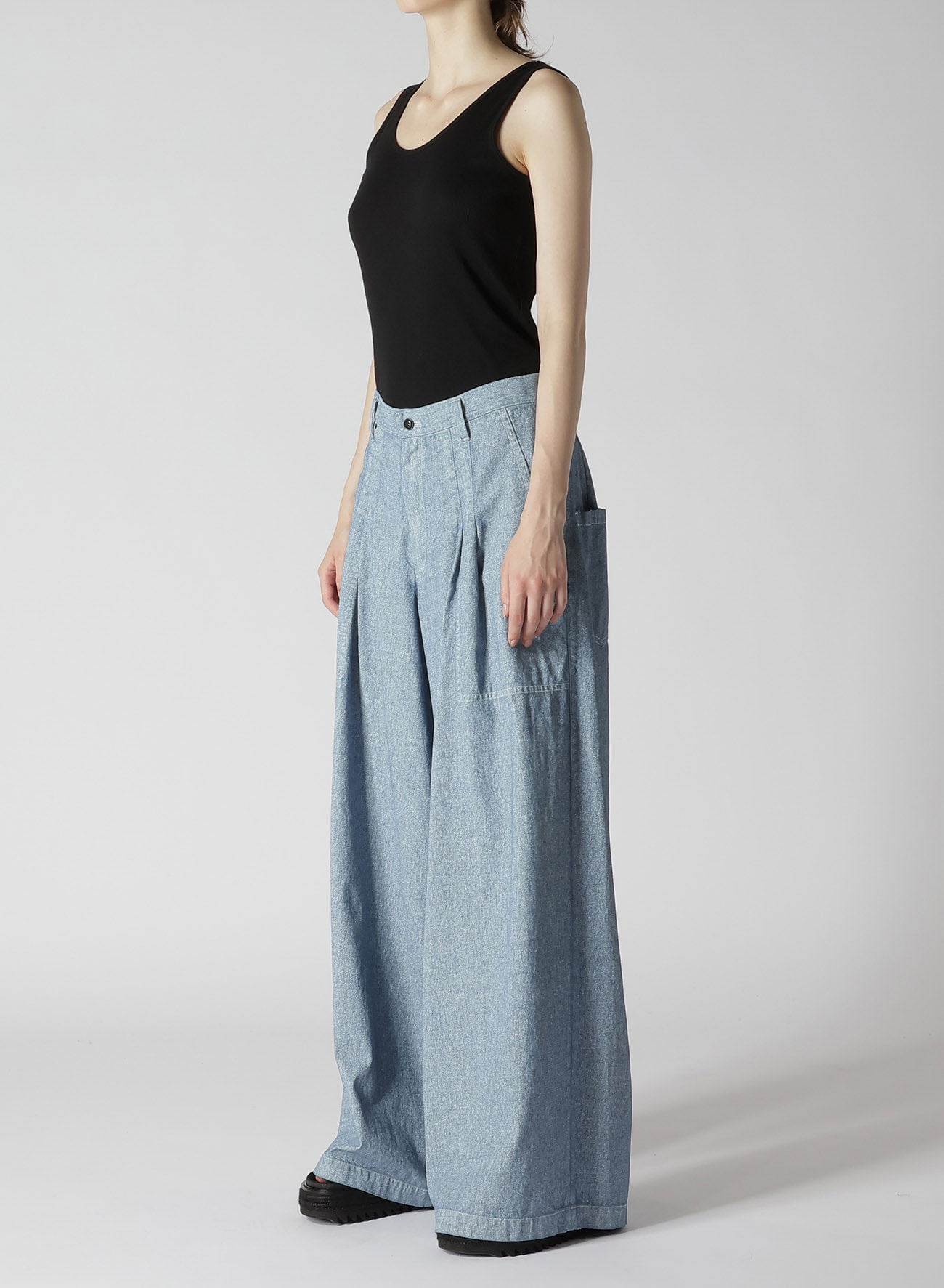WHITE PIGMENT COATED DENIM PLEATED WIDE PANTS(XS Blue): Y's｜THE
