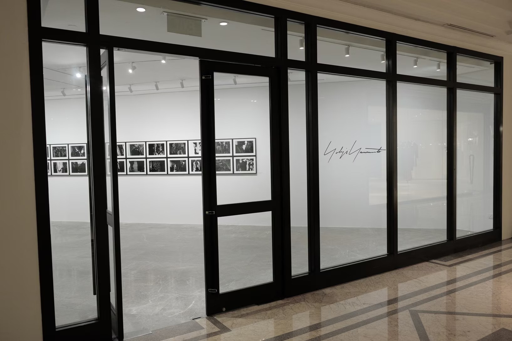 Yohji Yamamoto CLUB 21 Singapore POP-UP STORE /
Exclusive Photography Exhibition by TAKAY